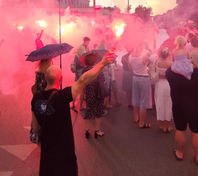 „Cześć i chwała bohaterom!”. Siedlczanie spotkali się w centrum miasta, by uczcić 82. rocznicę wybuchu Powstania Warszawskiego