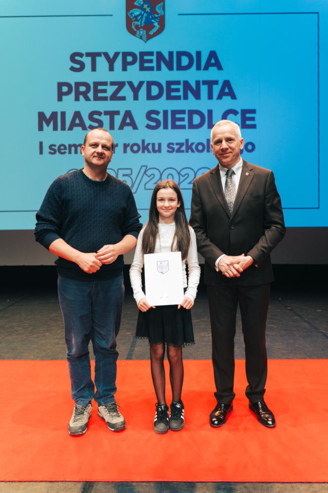 Najzdolniejsi uczniowie odebrali stypendia Prezydenta Miasta Siedlce