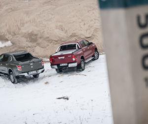 Toyota Hilux SR5 2.4 D-4D Mitsubishi L200 2.4 DID Instyle