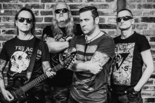 Smok znowu zieje ogniem! Legendarny Dragon zagra w Piwnicy „Przepraszam” w Tarnowie