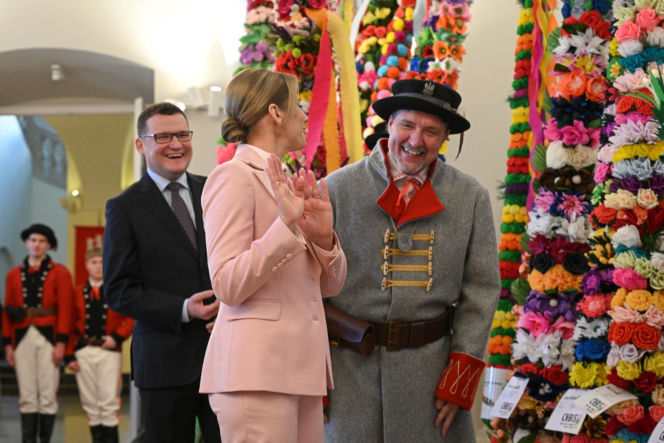 Marta Nawrocka na Niedzieli Palmowej w Pałacu Prezydenckim