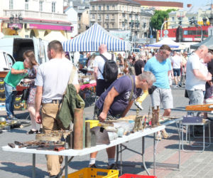 Lubelskie starocia na start! Na pierwszej od kilku miesięcy giełdzie staroci były tłumy