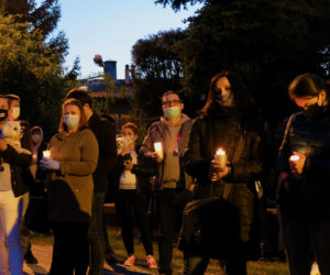 Manifestacja przed kaliską kurią diecezjalną. Kaliszanie oburzeni zachowaniem biskupa Janiaka