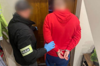 Nauczyciel z Krakowa aresztowany za handel opioidami. Mógł wykorzystywać uczniów