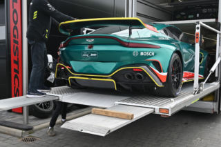 Aston Martin GT3 i GT4 w pracowni w  Ługwałdzie pod Olsztynem