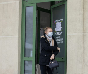 Samodzielne życie pod specjalnym nadzorem