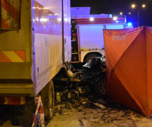 Audi wbiło się w samochód dostawczy