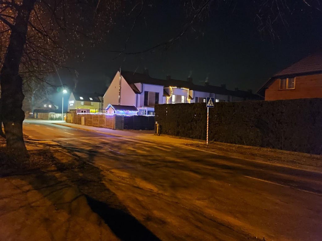 Wyniesione przejście dla pieszych na ulicy Gronowskiej w Lesznie