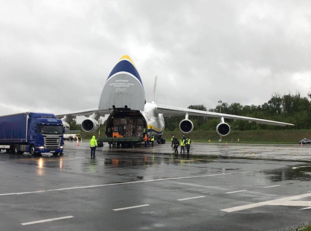 Rusłan z maseczkami wylądował we Wrocławiu