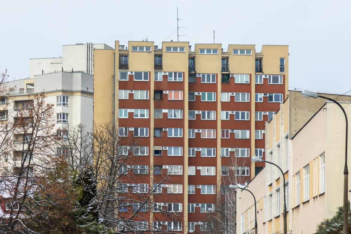 "Dom samotnych" na Etiudy Rewolucyjnej 9 w Warszawie