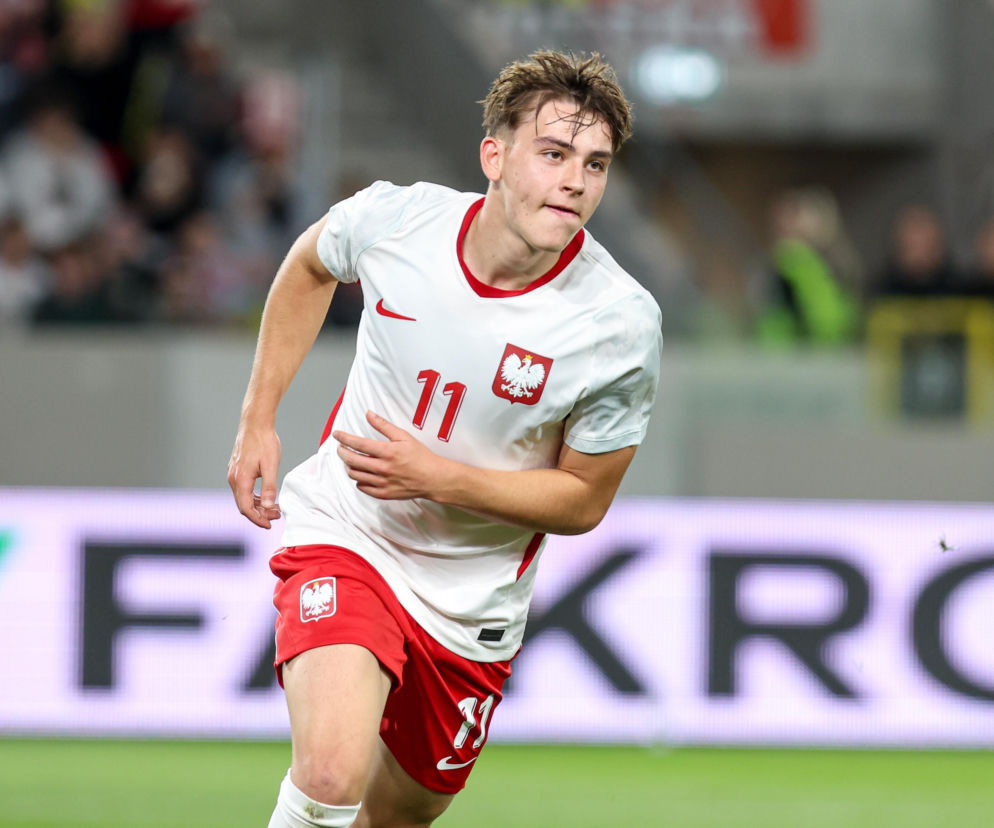 Bartosz Mazurek w koszulce reprezentacji Polski z numerem 11. O zwycięstwie kadry U-21 przeczytasz na SE Supersport.