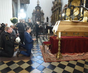 RELACJA NA ŻYWO - POGRZEB ABP. GOCŁOWSKIEGO.