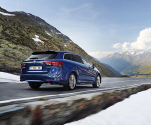 Toyota Avensis Touring Sports lifting 2015