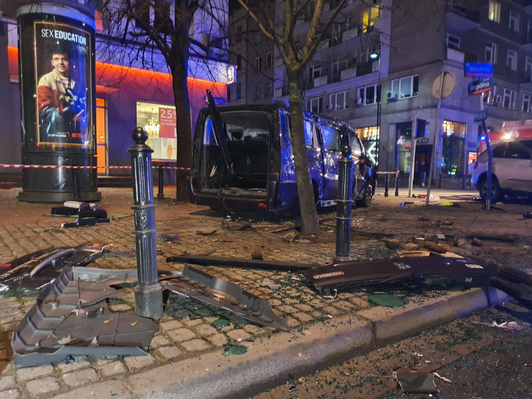 Zderzenie BMW z taksówką na Marszałkowskiej
