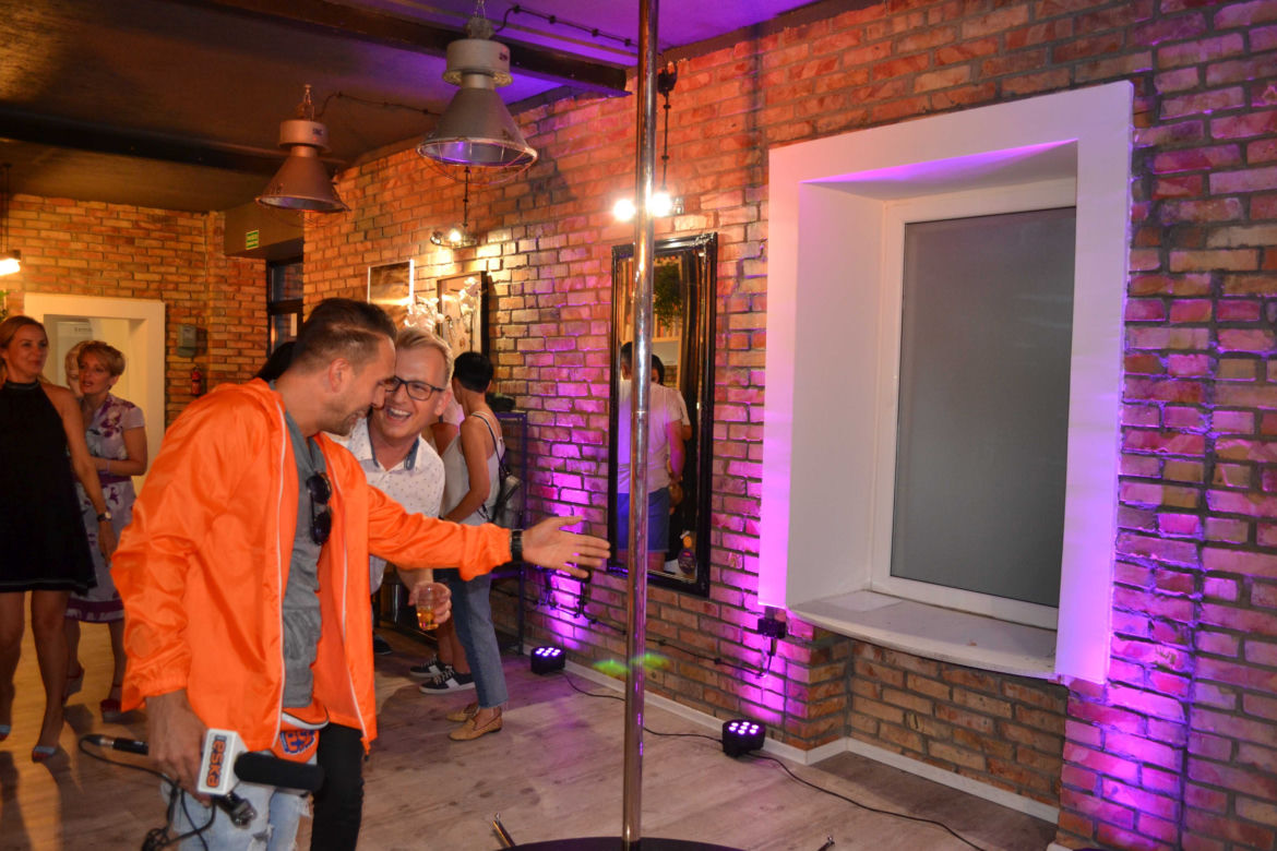 Eska Summer City na otwarciu salony fryzjerskiego Hryszko Academy
