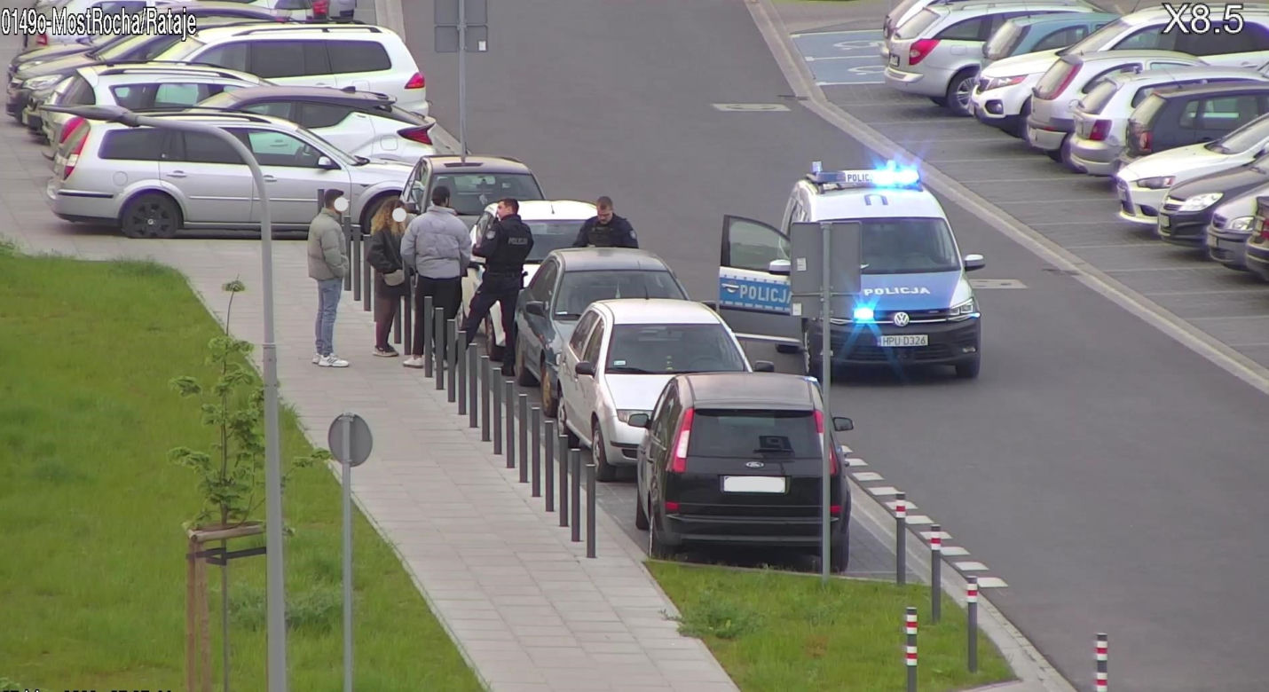 Wdrapała się na most, aby podziwiać miasto. Groza na moście w Poznaniu 