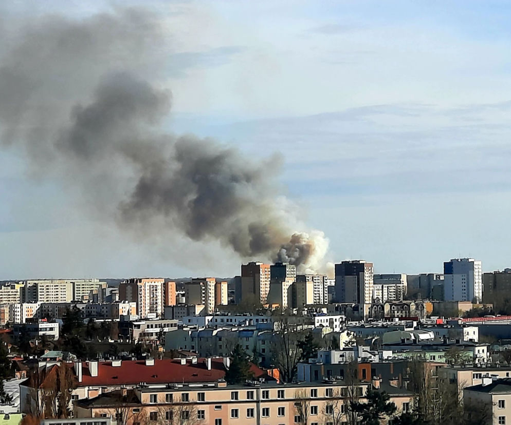 Wielka chmura dymu nad Warszawą! Co się dzieje?!