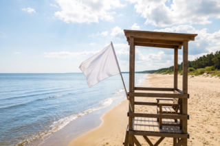Sinice Pogorzelica. Czy w Pogorzelicy można się kąpać 14.07? Flaga, warunki pogodowe