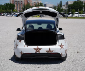 Bagi pozbywa się Tesli