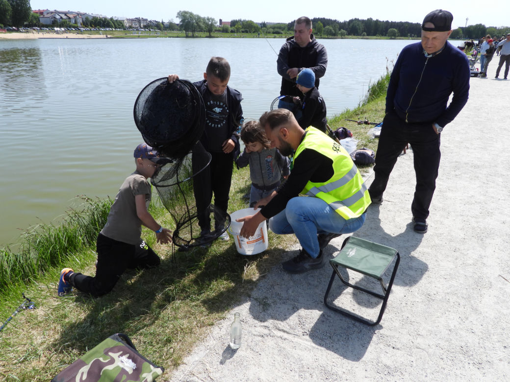 Zawody wędkarskie nad zalewem Muchawka i piknik wędkarski w Siedlcach