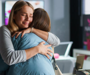 Przyjaciółki 19 sezon odc. 220. Inga (Małgorzata Socha), Hania (Alicja Wieniawa-Narkiewicz)