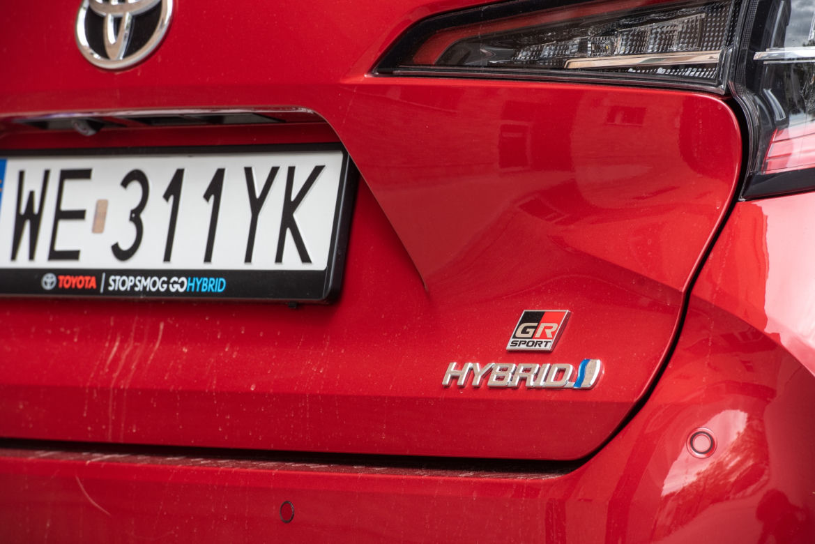 Toyota Corolla TS Kombi GR Sport 2.0 Hybrid 180 KM e-CVT 