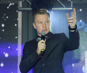 Od nastolatka z Na Wspólnej do eleganckiego mężczyzny. Tak zmieniał się Jakub Wesołowski