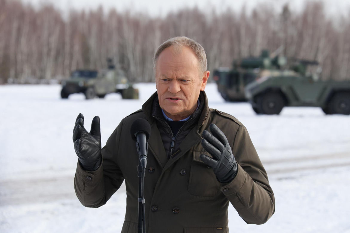 Premier i szef MON na poligonie w Zielonce obserwowali testy bezzałogowców
