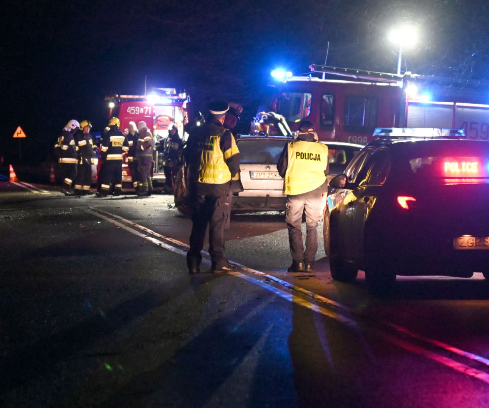 Tragiczny wypadek pod Kołbaczem. Zderzyły się trzy samochody. Nie żyje starsza kobieta