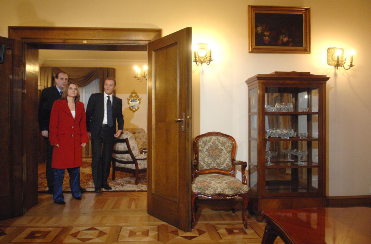 24-11-2007. Premier Donald Tusk z żoną Małgorzaąa Tusk zwiedza willę przy ulicy Parkowej 