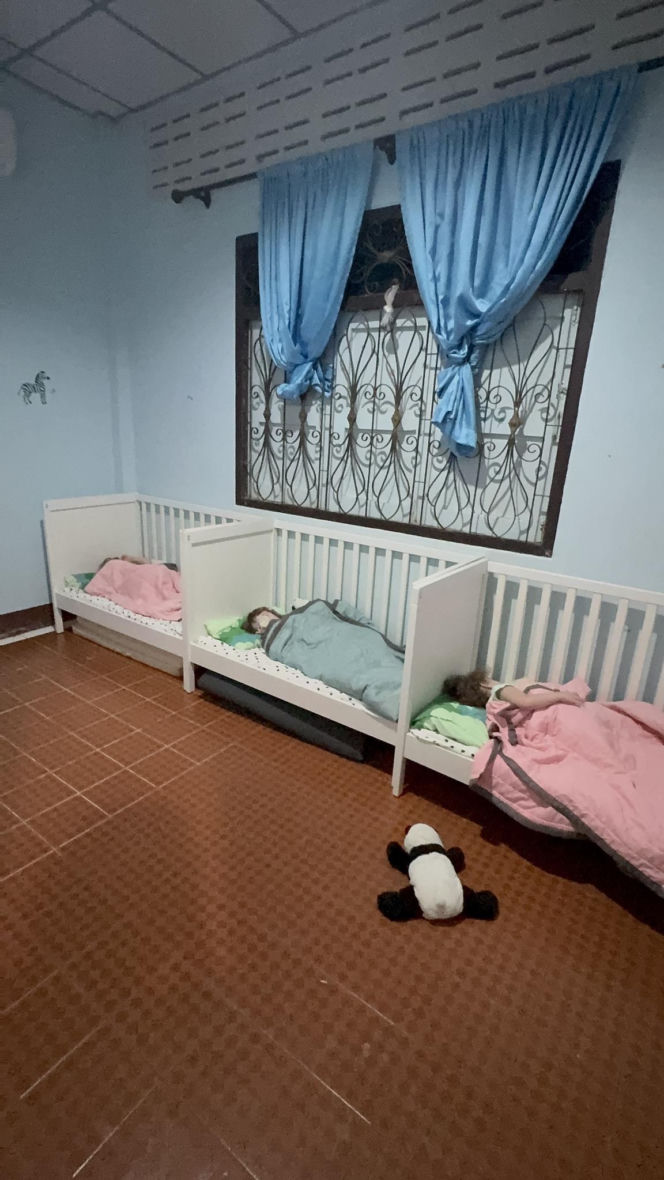 Tak żyje rodzina pięcioraczków w Tajlandii