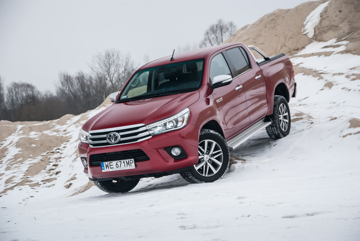 Toyota Hilux SR5 2.4 D-4D