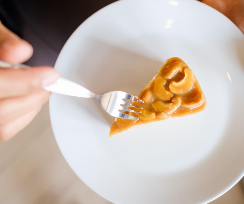 Ciasto Włoszka – kremowy deser z orzechami i biszkoptami