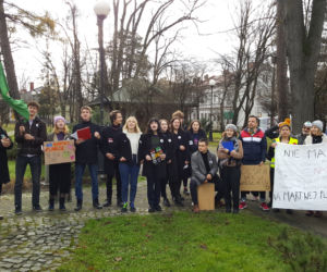 Nowy Sącz: Młodzi mają DOŚĆ i wyszli na ulice. Skierowali żądania do polityków