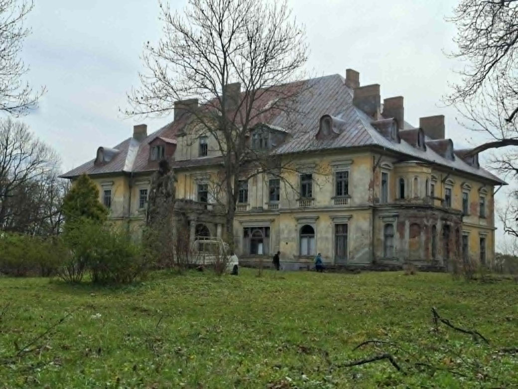 Kiedyś perła, dziś w ruinie. To nie jest zwykły pałac w Świętokrzyskiem (Pałac w Bałtowie)