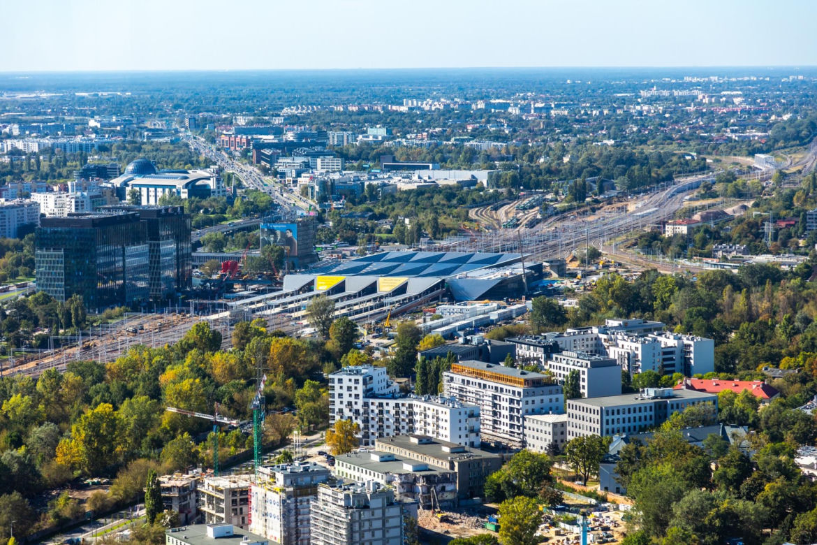 Niezwykła panorama Warszawy ze szczytu Skylinera!