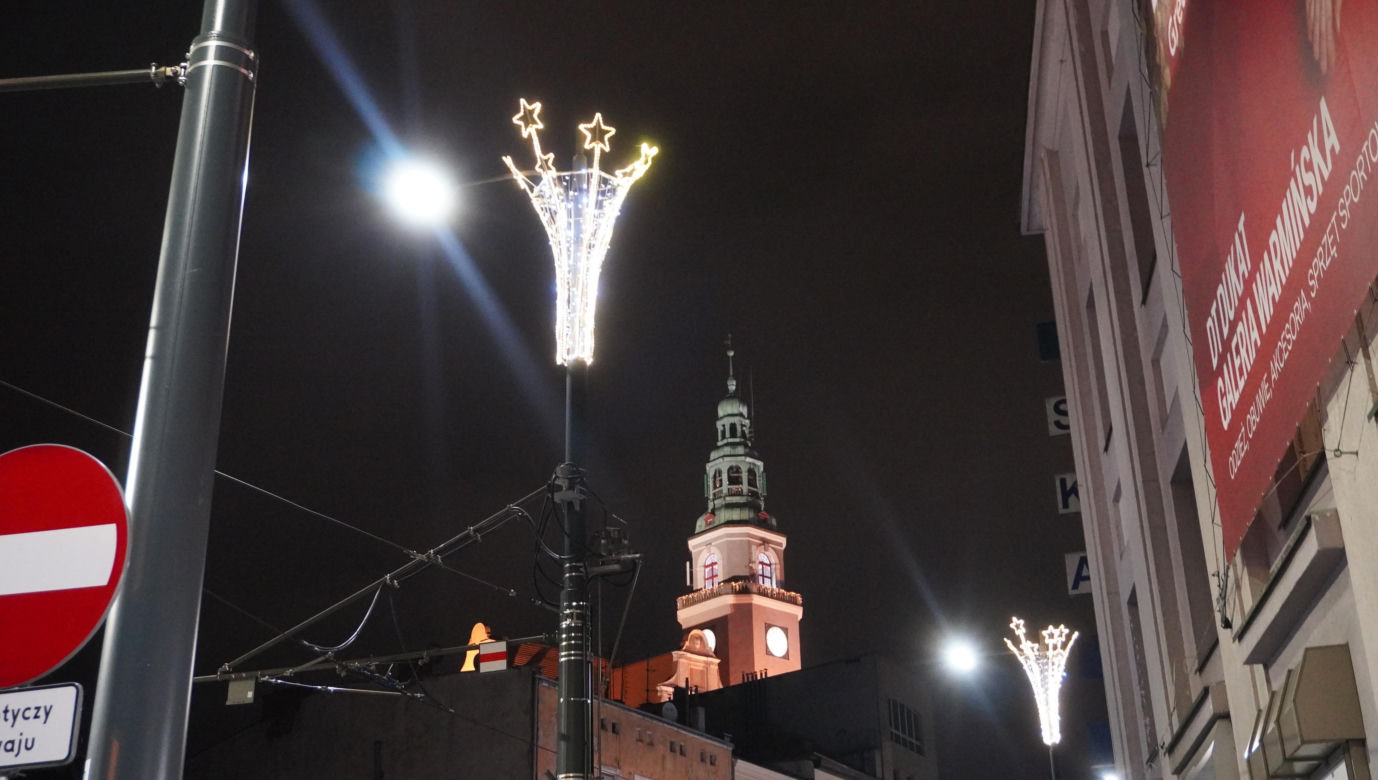 Olsztyn rozświetliły świąteczne iluminacje. Stare Miasto i centrum zachwycają!