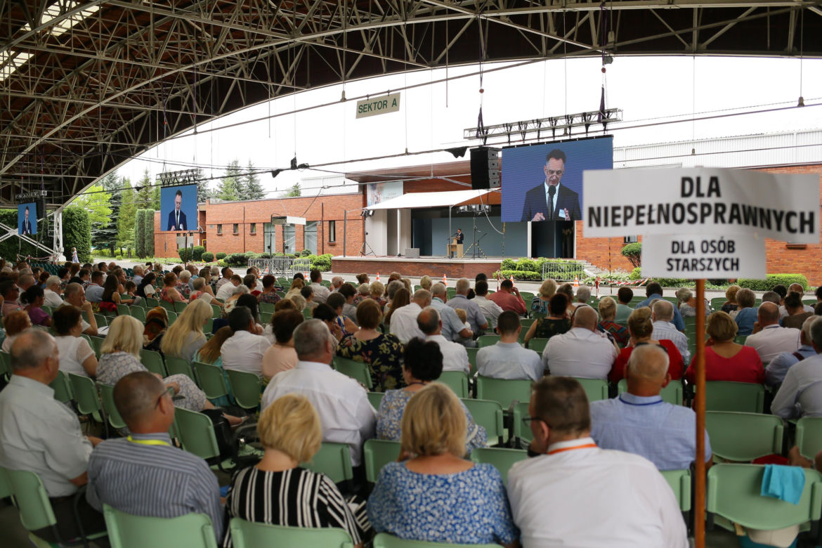 Kongres Świadków Jehowy 2024. W niedzielnych wydarzeniach wzięły udział tłumy