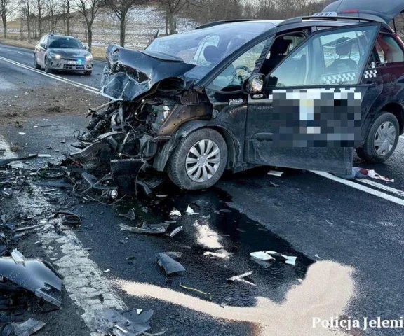 Horror na DK 5. Osiem osób rannych w zderzeniu dwóch aut