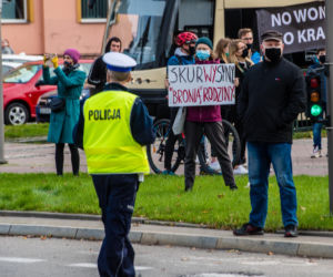 Strajk Kobiet: Protest w Gdańsku! Policja użyła gazu. 4 osoby zatrzymane [ZDJĘCIA]