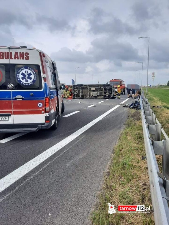 Wypadek na A4. Bus zderzył się z osobówką! W akcji śmigłowiec LPR!