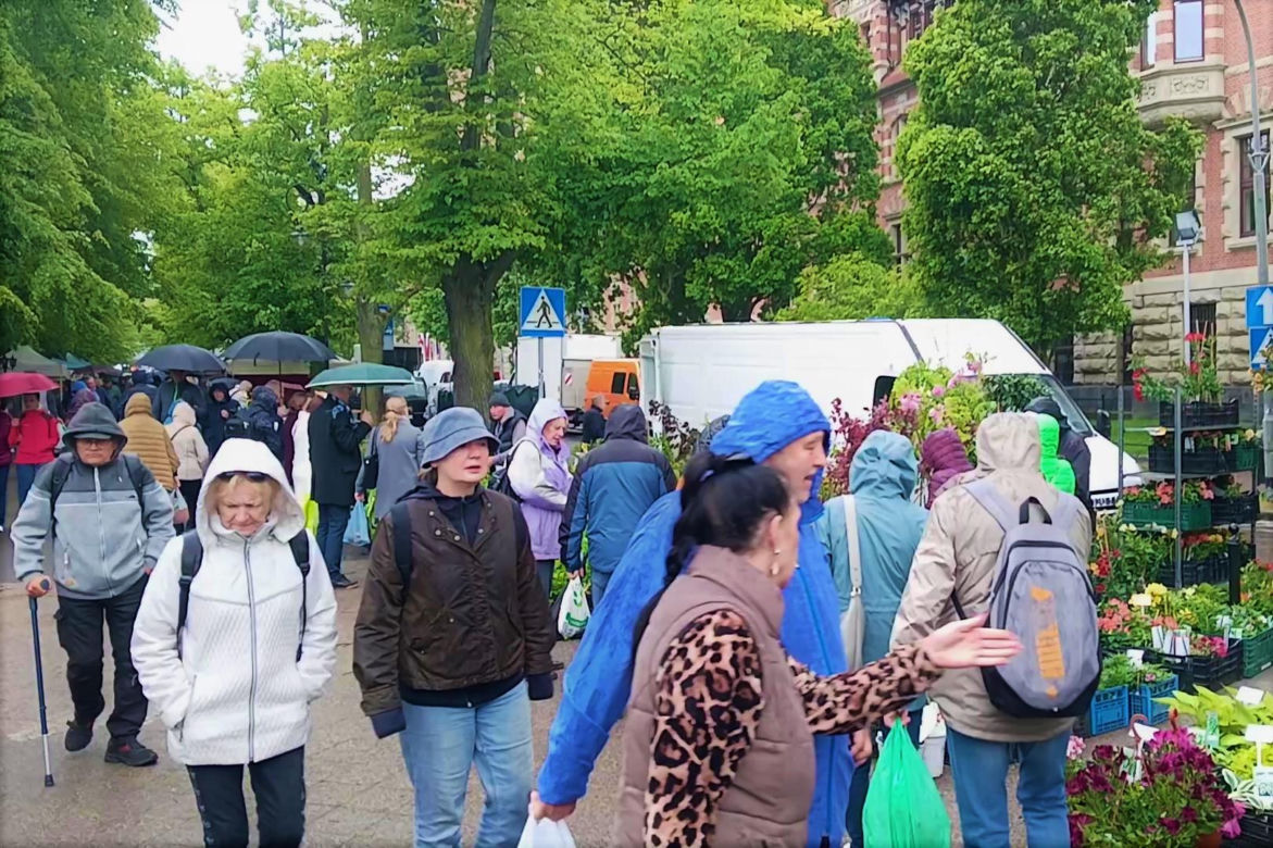 Kiermasz "Pamiętajcie o ogrodach"