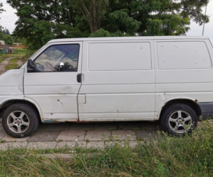 Pijany ojciec wiózł dzidziusia na przednim fotelu