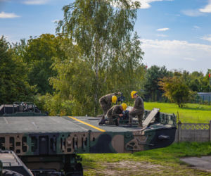 Francuska precyzja, polska siła. Saperzy z Brzegu otrzymali park pontonowy PFM-3 zdolny unieść Abramsy