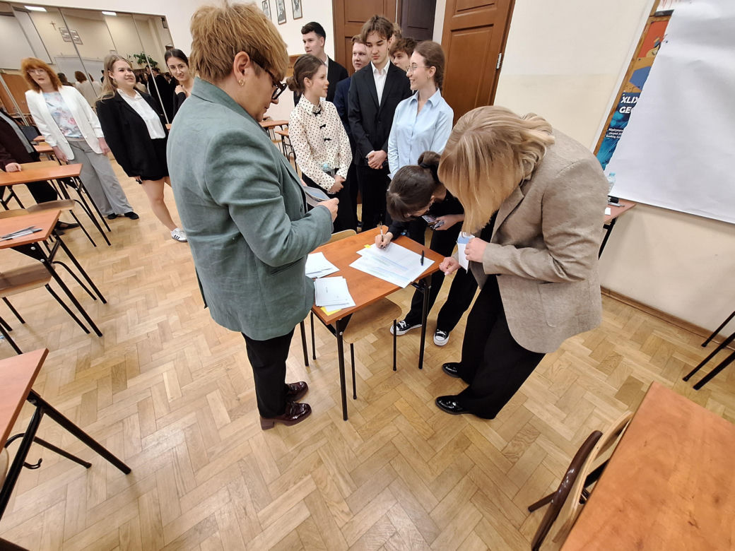 Maturzyści z Rzeszowa rozpoczęli egzaminy 