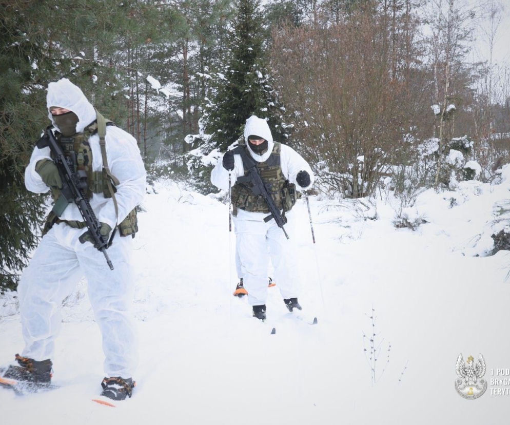 Mimo mrozu i śniegu ćwiczyli w terenie. Intensywne szkolenia 1 Podlaskiej Brygady Obrony Terytorialnej