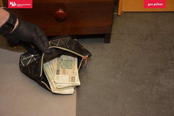 Szemrany biznes na dawnej stacji paliw