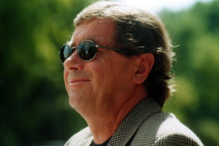 Niegdyś bożyszcze tłumów jako Janek Kos. Tak przez lata zmieniał się legendarny aktor Janusz Gajos
