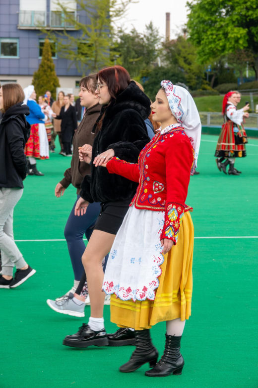 Na AWF-ie wspólnie zatańczyli poloneza
