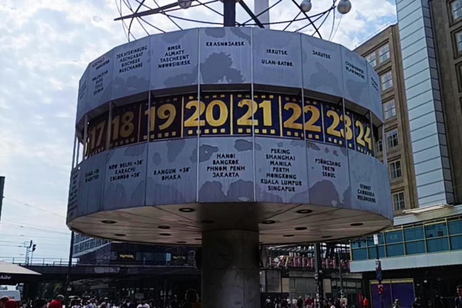 Weltzeituhr na Alexanderplatz